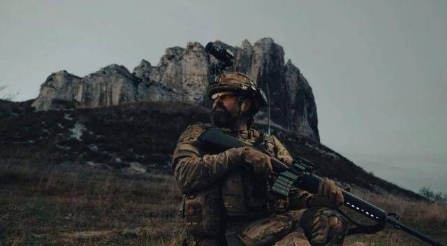 皇冠代理注册_17公里血路铺成战场炼狱!顿巴斯要塞岌岌可危皇冠代理注册,乌防线即将坍塌