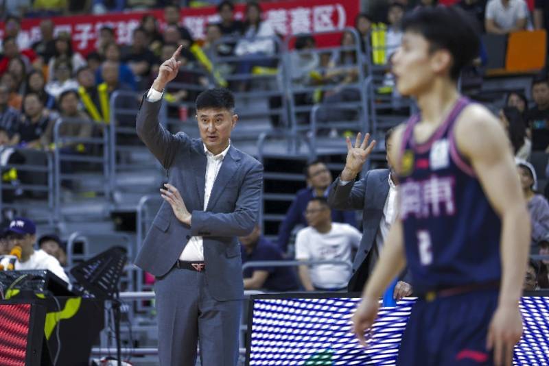 皇冠信用网怎么代理_广东男篮无缘四强结束赛季皇冠信用网怎么代理，杜锋：挺难受的，正视短板与不足