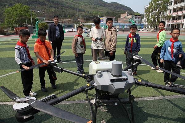 世界杯皇冠信用代理_美媒焦虑:中国为底层年轻人提供世界级教育世界杯皇冠信用代理,美政府却背道而驰