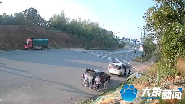 皇冠信用最新地址_暗访长沙地下代孕实验室：无牌车单日转运超10名女性进入