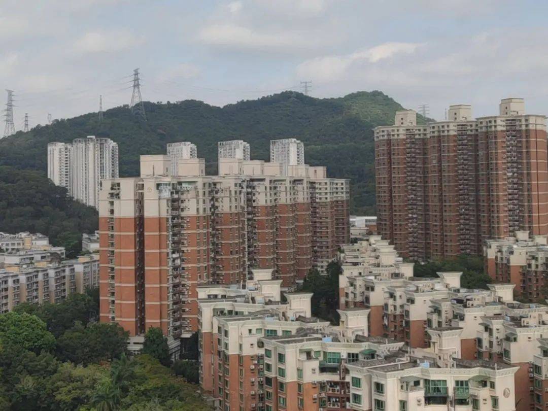 皇冠信用网需要押金吗_“一小时飞过8架”“感觉屋在抖”！深圳有小区遭遇皇冠信用网需要押金吗，市民：睡不着