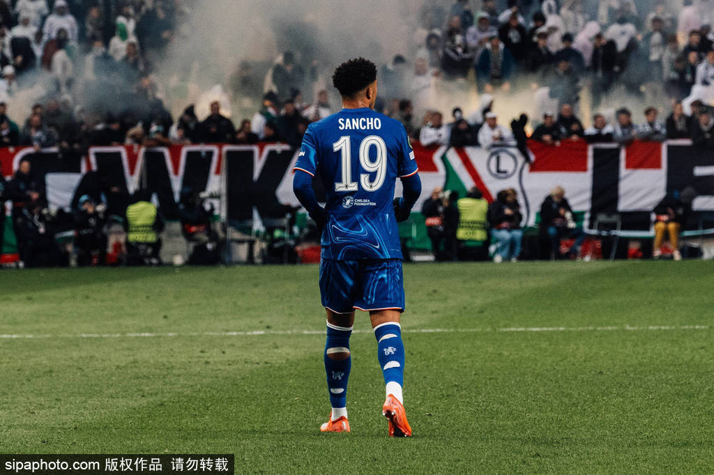 足球上半场_弗拉霍维奇：我喜欢压力足球上半场！曼联6000万交换桑乔震撼转会即将敲定