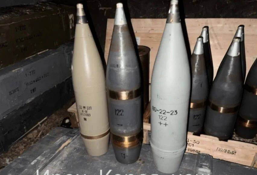 皇冠代理网址_画面曝光！大批朝军在俄牺牲皇冠代理网址，朝鲜领导人亲手为他们盖上国旗