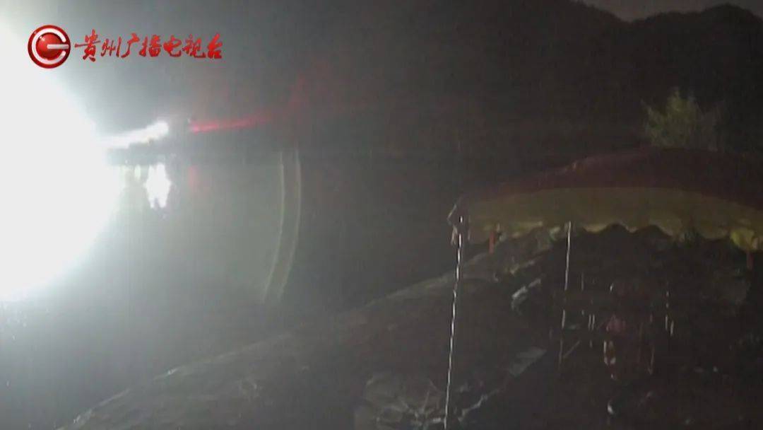 英超足球联赛
_贵阳一男子连人带车冲进鱼塘！塘主：鱼死了不少英超足球联赛
，车主：我当时正在……