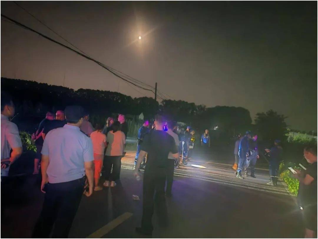 皇冠信用网登2代理_七旬老人在玉米地走失皇冠信用网登2代理,四枚信号弹照亮归途