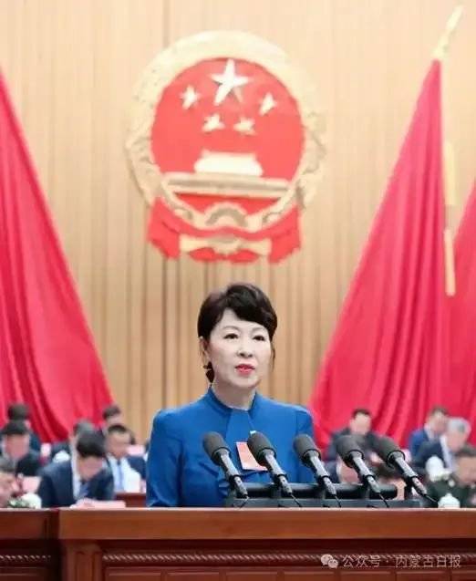 皇冠信用网在线注册
_正部级美女大员被查！千万华服堆满多套住宅皇冠信用网在线注册
，化妆团队提前数小时待命~