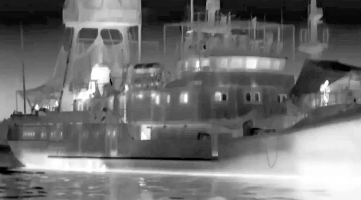 费德列斯达vs海於格松_俄罗斯借鉴乌克兰战术费德列斯达vs海於格松,利用载满炸药无人艇突袭,成功击沉3500吨乌军舰