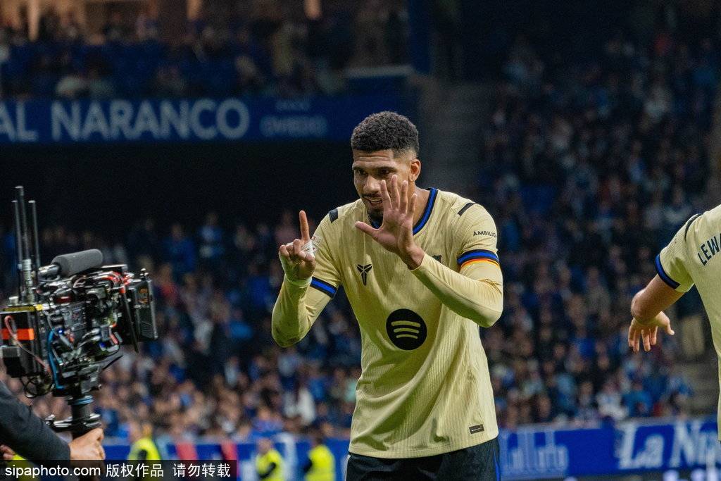 皇冠信用網申请开通_西甲-加西亚失误送礼莱万替补建功 巴萨3-1迎3连胜