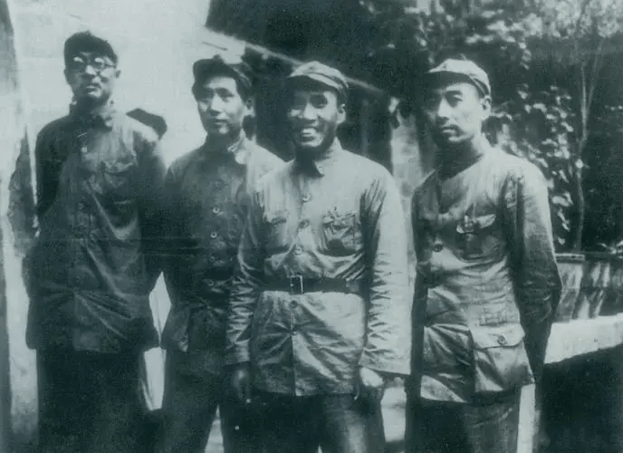 皇冠足球平台代理_王立华:毛泽东提出山地游击战后皇冠足球平台代理,为什么洛川会议上没有形成一致意见?