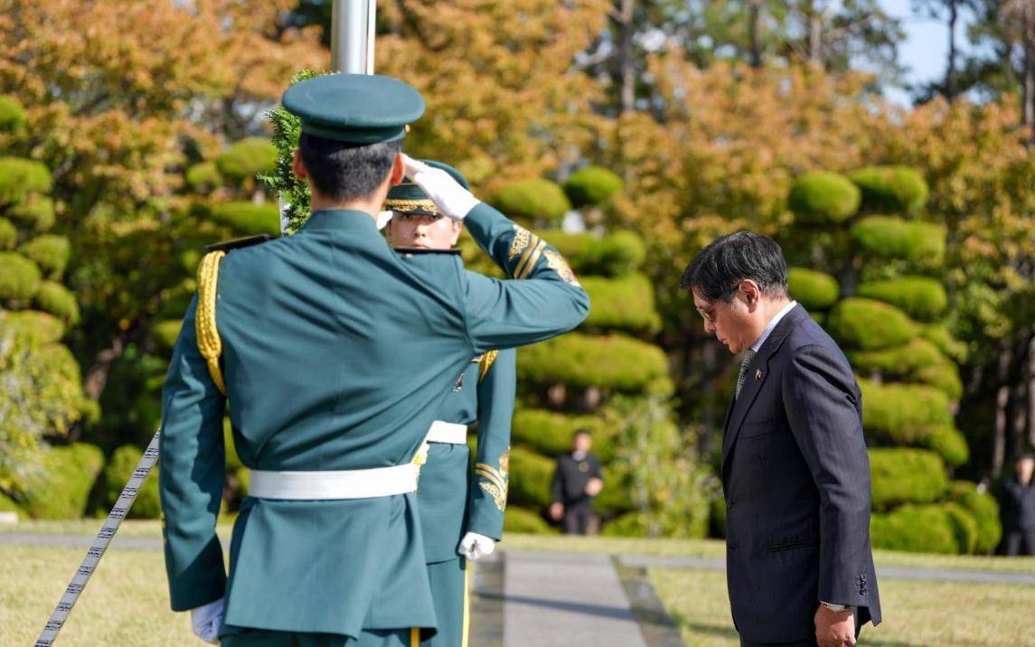 朴茨茅斯 vs 威斯汉姆
_美军再度遭遇耻辱时刻：中国海军6艘战舰包围朴茨茅斯 vs 威斯汉姆
，815舰插入南海演习