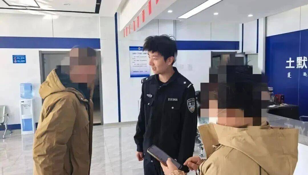 皇冠信用網登3出租
_男子彩票中奖太兴奋皇冠信用網登3出租
，拍照发业主群分享，隔天奖金被邻居冒领……