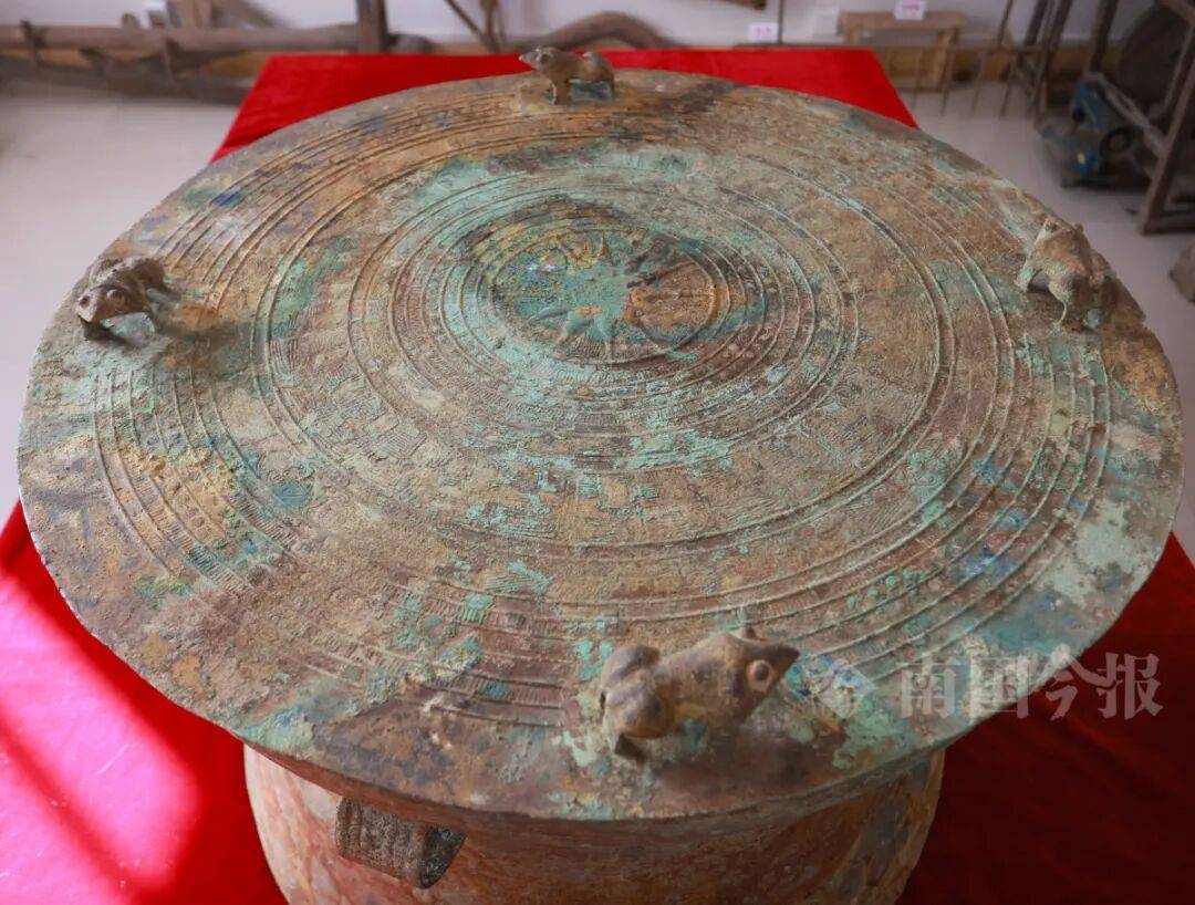 皇冠信用登2代理
_柳州钓鱼阿叔竹林挖蚯蚓皇冠信用登2代理
，竟挖出千年前的“大宝贝”！