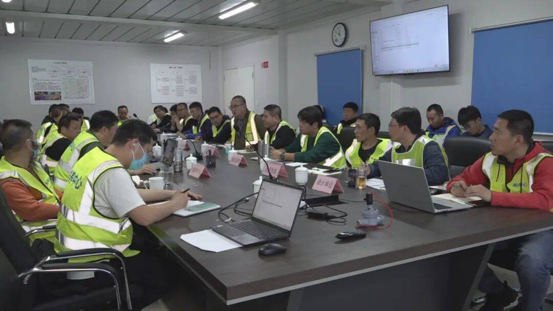 hga035会员注册
_一夜之间hga035会员注册
，铺完8000吨沥青！北京这段路让全网惊叹，获外交部点赞