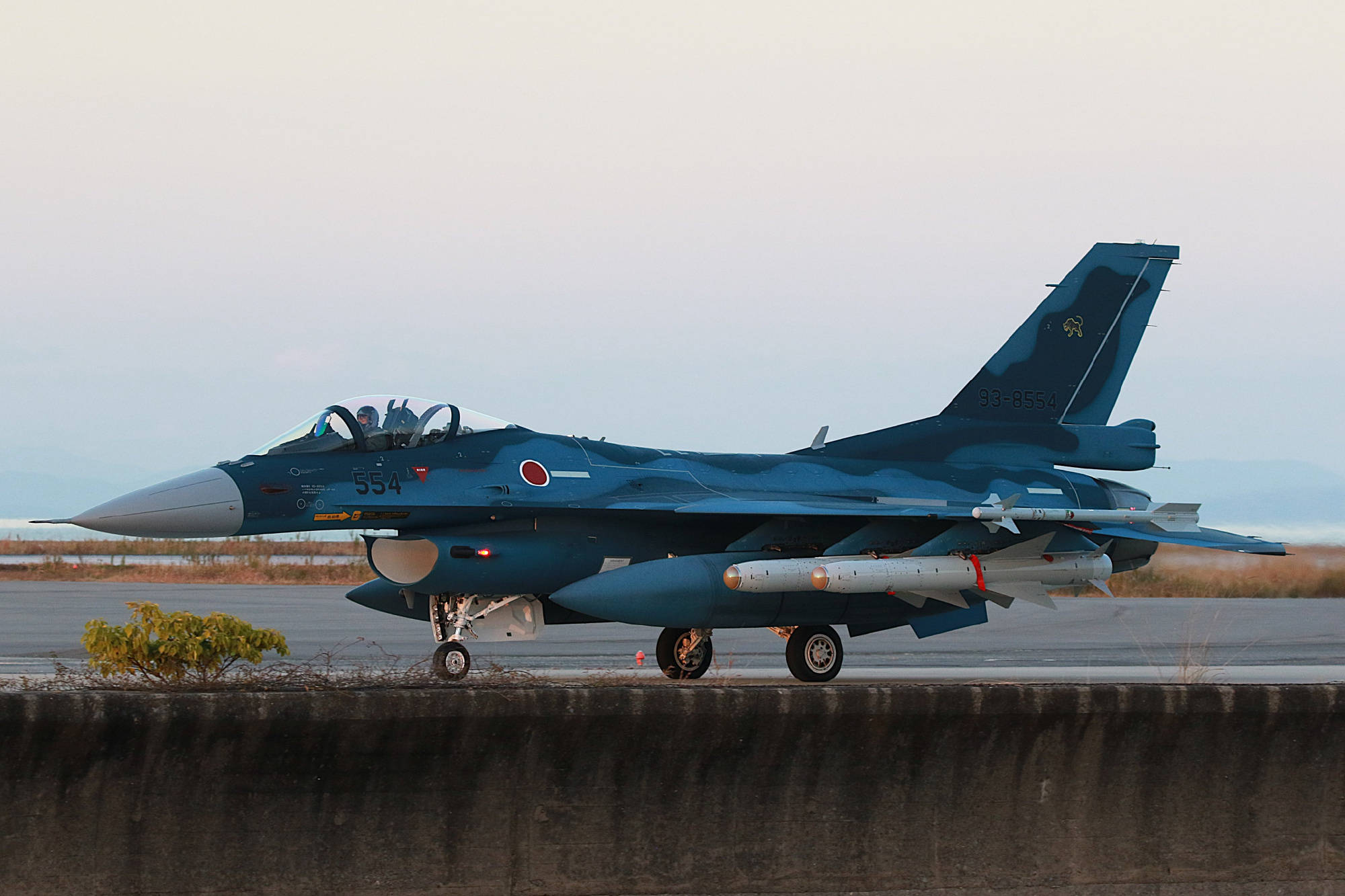 皇冠信用开户申请_突发！日本挑衅升级皇冠信用开户申请，12架F-2战机挂载48枚导弹，模拟击沉辽宁舰