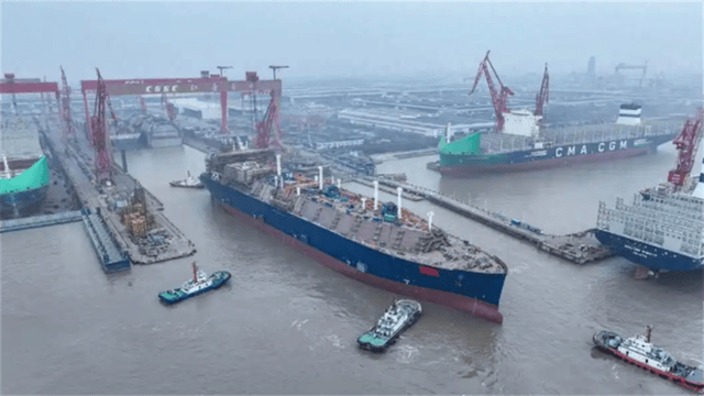 皇冠登3管理出租_比福建舰还大！4艘万吨巨船同时出坞皇冠登3管理出租，美这才明白，输给中国了