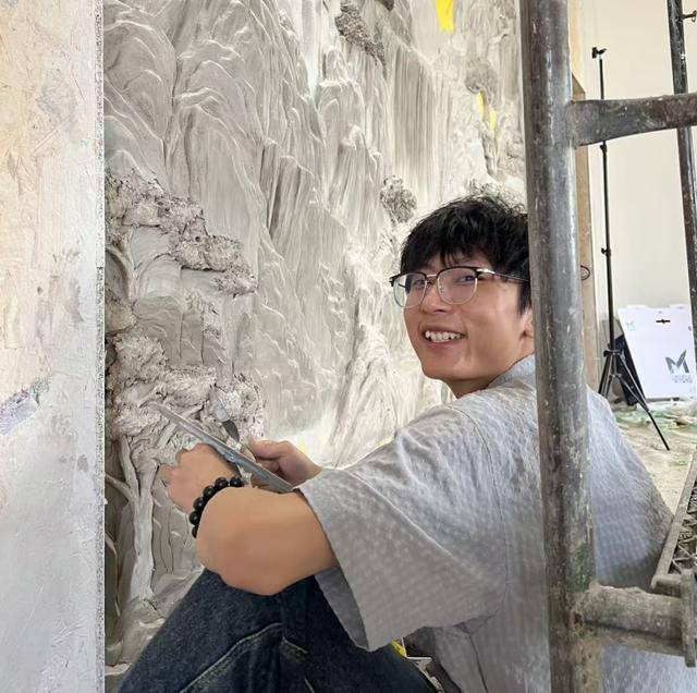 皇冠hga010怎么开户_两个00后刮腻子一年营收100多万元皇冠hga010怎么开户!梦想是画遍全球