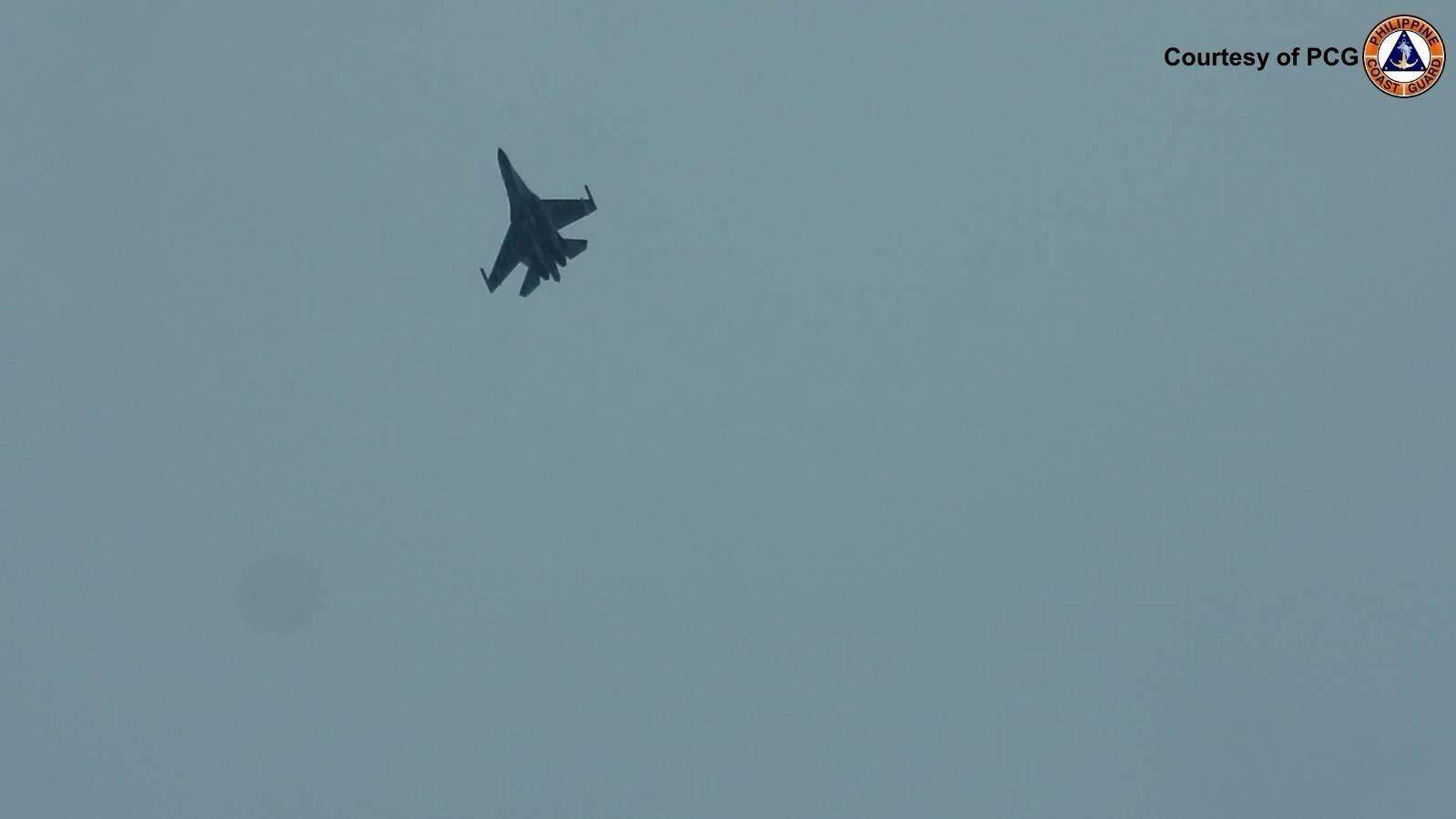 皇冠信用网在线申请_南海发生激烈对峙皇冠信用网在线申请,中国苏30驱离菲律宾侦察机,美军B-52大轰撑腰